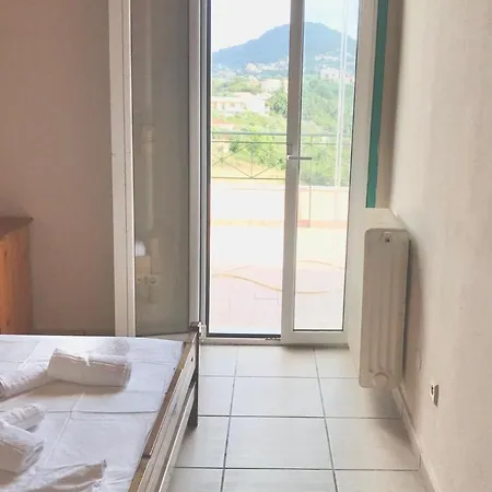 Les Oliviers With Sea View On Petani בית נופש *