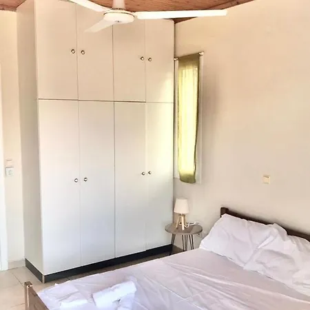 Les Oliviers With Sea View On Petani *