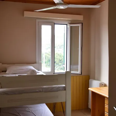 Les Oliviers With Sea View On Petani Vovikes