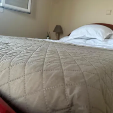 Les Oliviers With Sea View On Petani Feriehus *