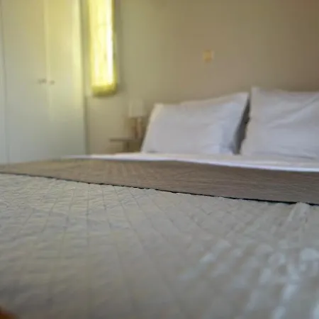 Les Oliviers With Sea View On Petani Holiday home *