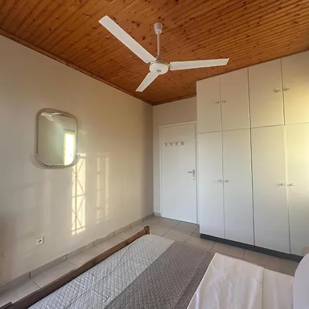 Les Oliviers With Sea View On Petani Holiday home *