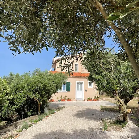 Feriehus Les Oliviers With Sea View On Petani Vóvikes